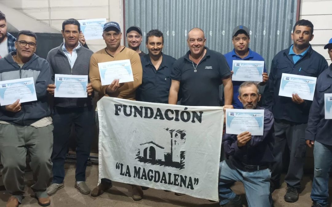 Grupo de participantes del curso de soldadura Nov. 2025